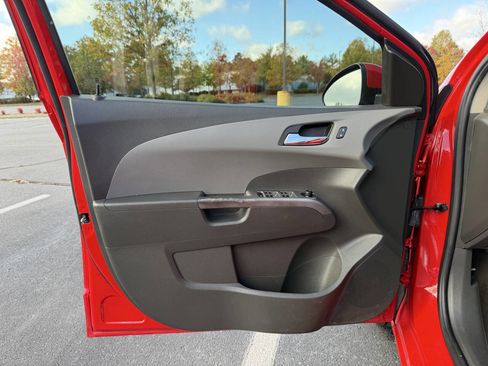 Used 2017 Chevrolet Sonic Premier image 12