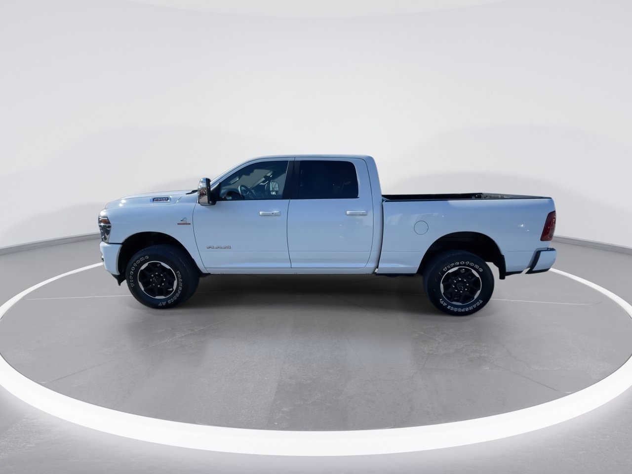 Used 2026 RAM 2500 Laramie AWD/4WD image 5