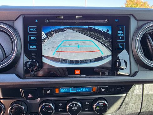 Used 2019 Toyota Tacoma TRD Off-Road image 21