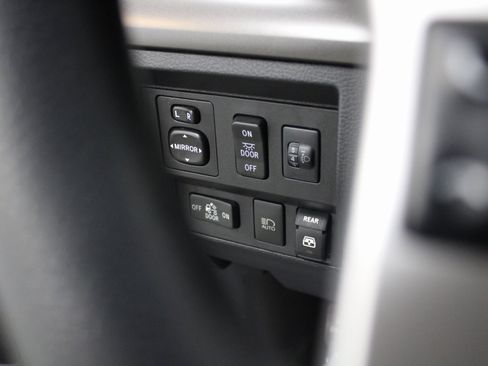 Used 2018 Toyota Tundra SR5 w/ SR5 Upgrade Package image 29