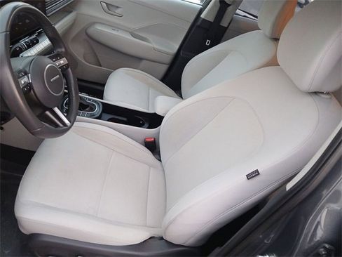 Used 2024 Hyundai Kona SEL image 11