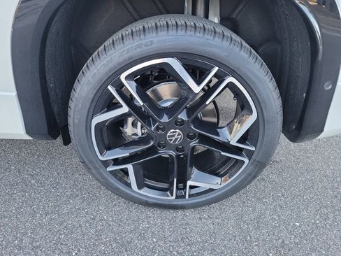 New 2026 Volkswagen Tiguan SEL R-Line image 23
