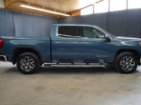 Used 2024 GMC Sierra 1500 SLT w/ SLT Premium Package AWD/4WD image 8