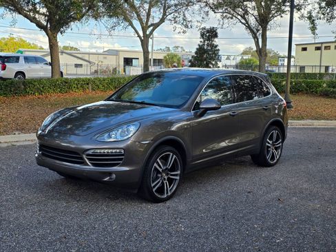 Used 2013 Porsche Cayenne Diesel AWD/4WD image 25