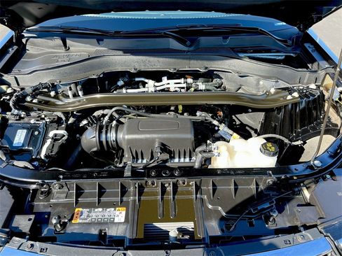 Used 2023 Ford Explorer XLT w/ Equipment Group 202A image 24