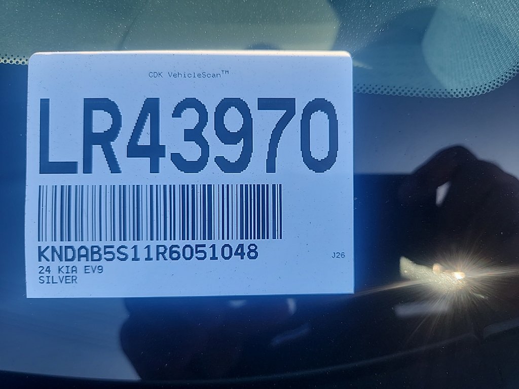Used 2024 Kia EV9 Light Long Range RWD image 4