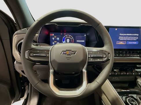 New 2025 Chevrolet Colorado ZR2 w/ Midnight Edition image 9