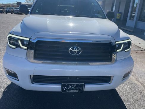 Used 2019 Toyota Sequoia TRD Sport w/ TRD Sport Premium Package image 3