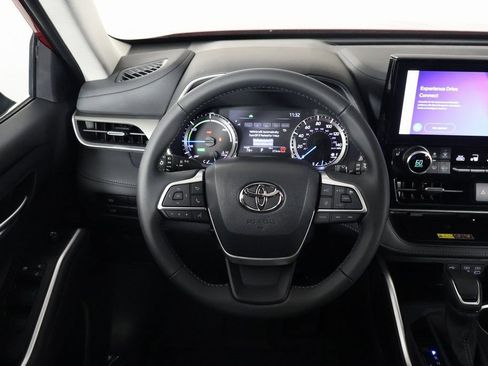 New 2026 Toyota Highlander XLE AWD/4WD image 3
