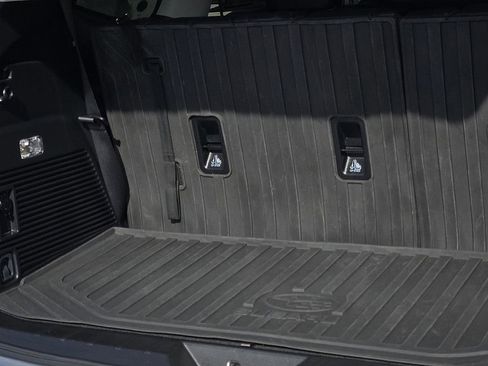 Used 2023 Subaru Ascent Limited image 9