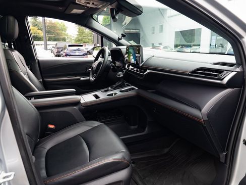 Used 2021 Toyota Sienna XSE image 26