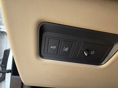 Used 2017 Land Rover Range Rover Sport Supercharged image 31