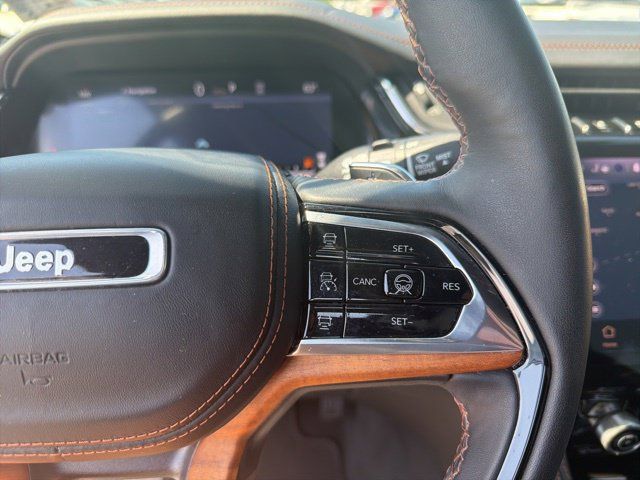 Used 2024 Jeep Grand Cherokee Summit AWD/4WD image 28