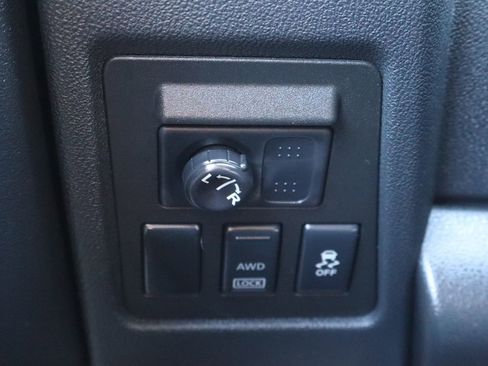 Used 2014 Nissan Rogue S image 29