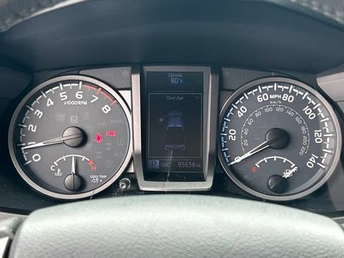 Used 2018 Toyota Tacoma TRD Off-Road w/ Technology Package AWD/4WD image 61