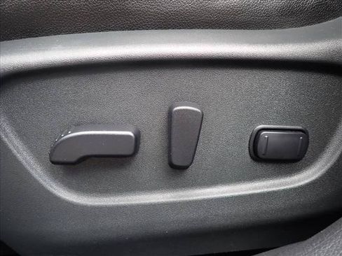 Used 2019 Nissan Rogue SL AWD/4WD image 13