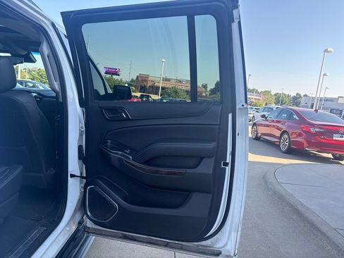 Used 2019 Chevrolet Suburban LT AWD/4WD image 31