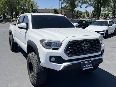 Used 2023 Toyota Tacoma TRD Off-Road w/ Advanced Technology Package AWD/4WD image 4