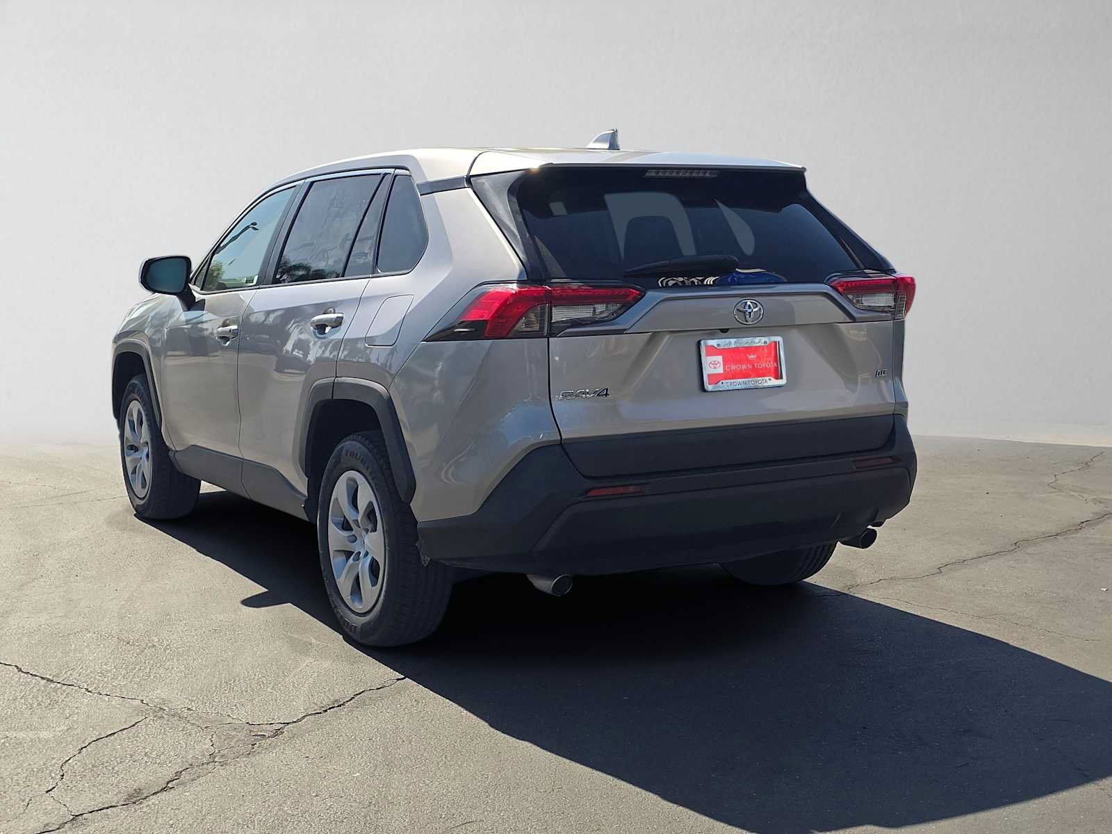 Used 2023 Toyota RAV4 LE FWD image 5