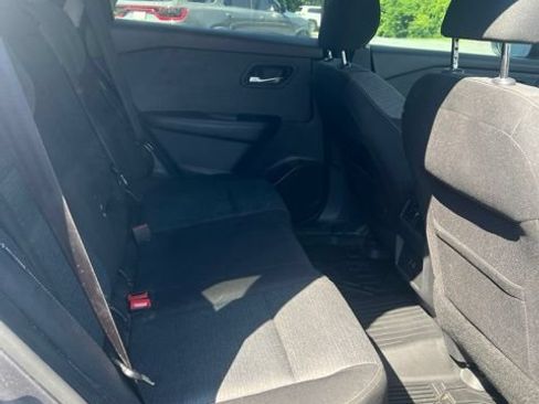 Used 2022 Nissan Rogue SV FWD image 11