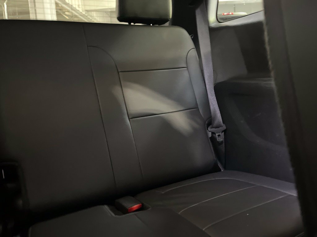 Used 2021 Chevrolet Traverse RS FWD image 28