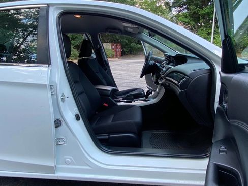 Used 2014 Honda Accord Sport image 40