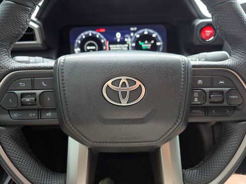Certified 2025 Toyota Tacoma TRD Off-Road AWD/4WD image 24