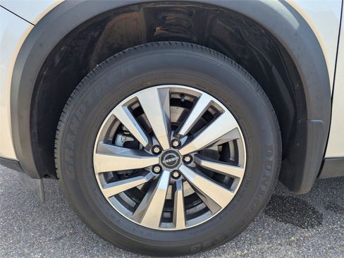 Used 2023 Nissan Pathfinder SL image 10