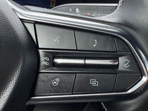 Used 2025 Chevrolet Traverse LT image 27