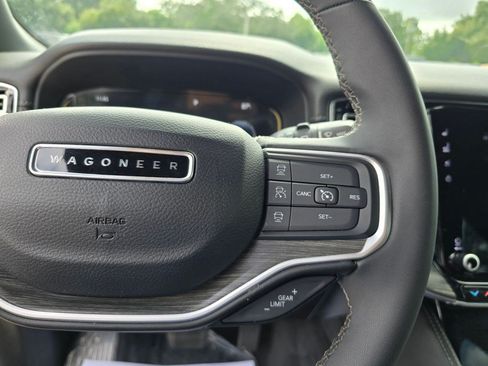 Used 2023 Jeep Wagoneer Series II AWD/4WD image 20