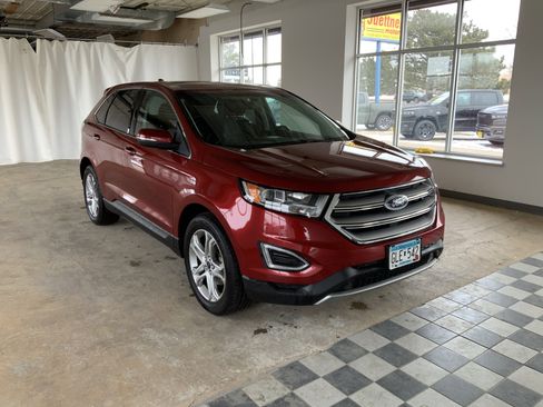 Used 2015 Ford Edge Titanium w/ Technology Package image 2