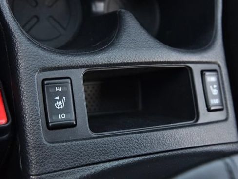 Used 2020 Nissan Rogue SV FWD image 17