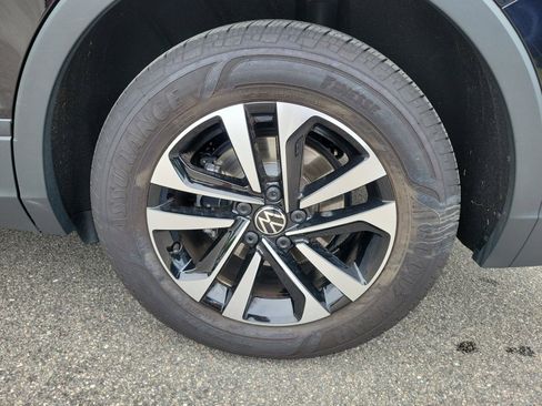 Certified 2024 Volkswagen Tiguan S FWD image 31
