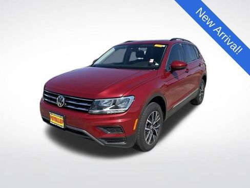 Used 2020 Volkswagen Tiguan SE w/ Panoramic Sunroof Package AWD/4WD image 3