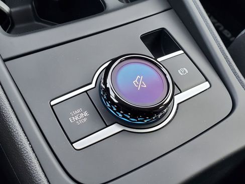 New 2026 Volkswagen Tiguan S FWD image 28