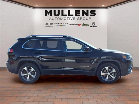Used 2019 Jeep Cherokee Limited image 4