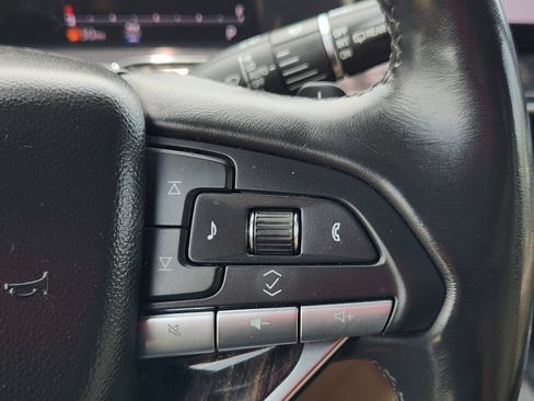 Used 2021 Cadillac Escalade Premium Luxury w/ LPO, Illumination Package AWD/4WD image 31