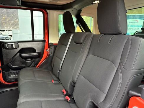 Used 2019 Jeep Wrangler Unlimited Sport S AWD/4WD image 24