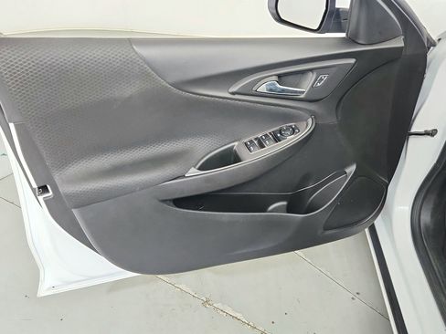 Used 2024 Chevrolet Malibu RS w/ LPO, Floor Liner Package FWD image 17