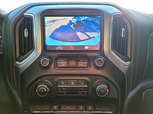 Used 2020 Chevrolet Silverado 2500 LT w/ Z71 Off-Road Package image 10