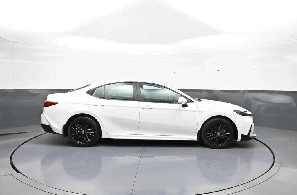 Used 2025 Toyota Camry SE w/ Convenience Package AWD/4WD image 5