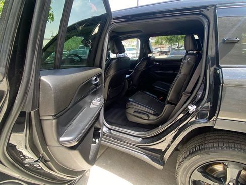 Used 2023 Jeep Grand Cherokee L Laredo AWD/4WD image 21