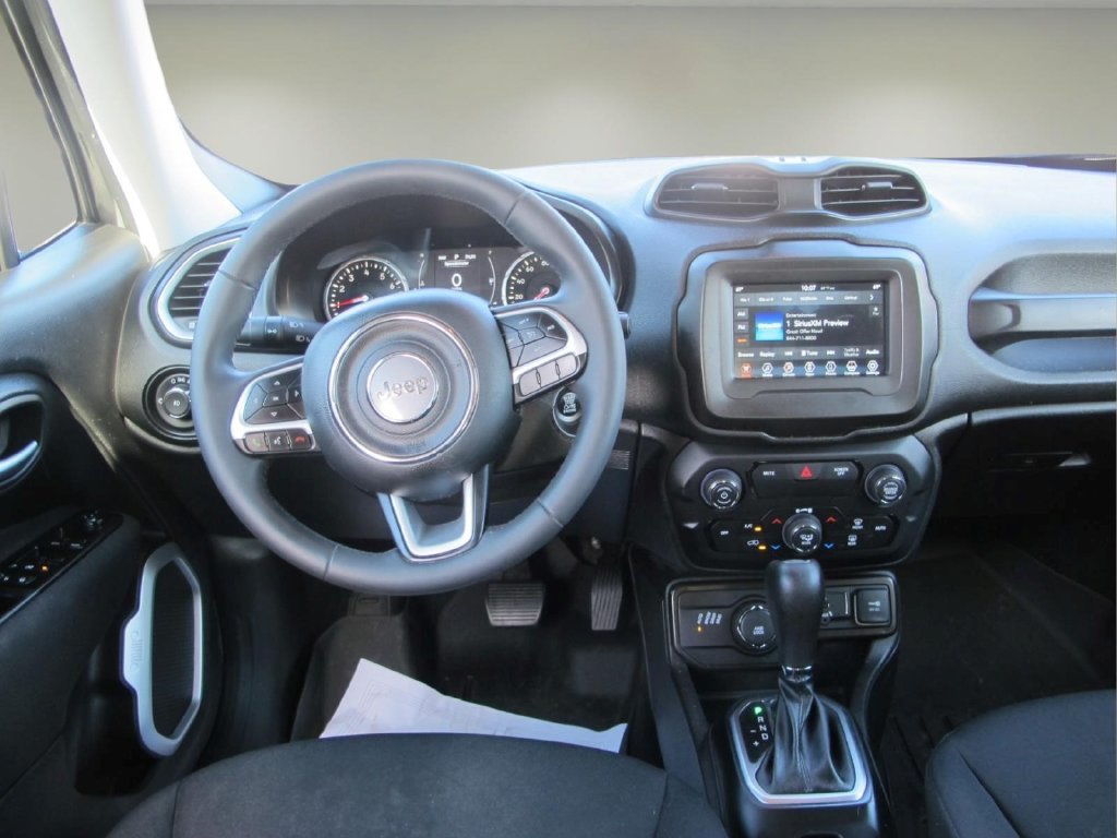 Used 2020 Jeep Renegade Latitude AWD/4WD image 21