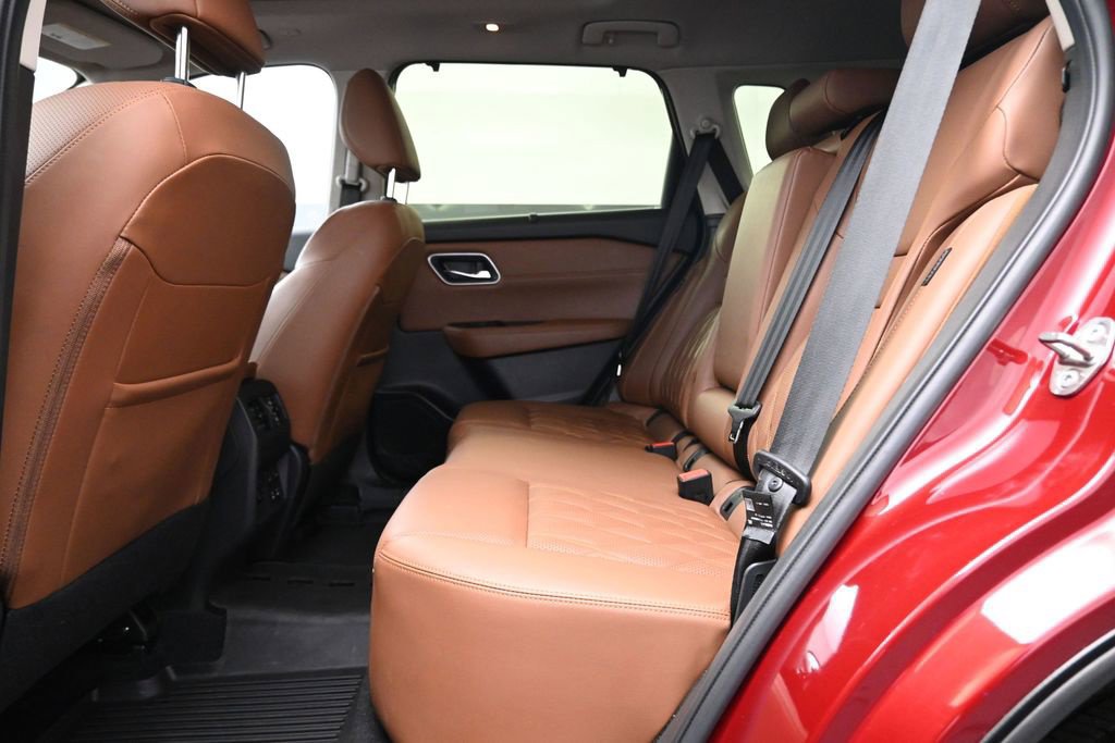 Used 2024 Nissan Rogue Platinum w/ Platinum Premium Package FWD image 22