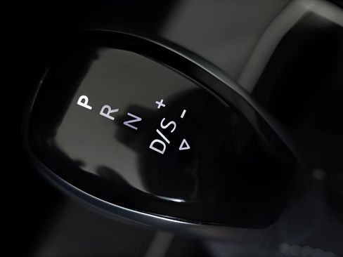 Used 2023 Volkswagen Tiguan S image 37