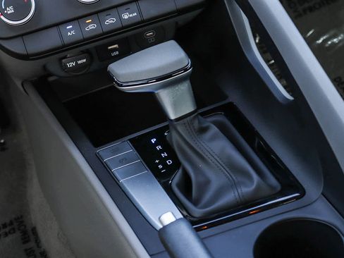 Used 2025 Hyundai Elantra SE w/ Cargo Package image 20