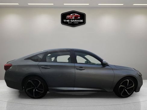 Used 2018 Honda Accord Sport image 6