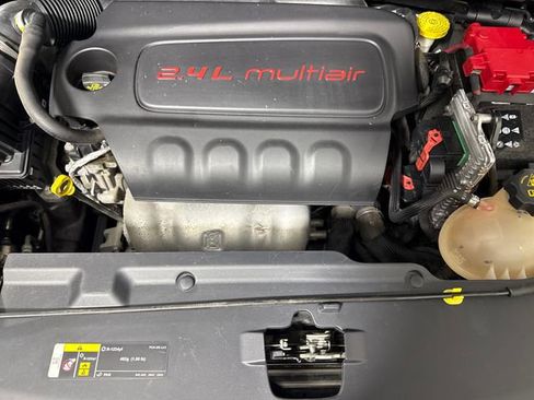 Used 2019 Jeep Compass Latitude w/ Cold Weather Group AWD/4WD image 40