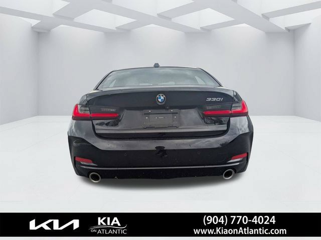 Used 2025 BMW 330i Sedan RWD image 4