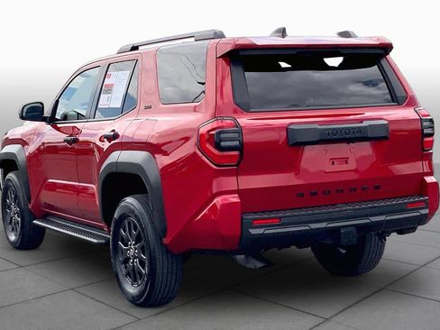 Used 2025 Toyota 4Runner SR5 AWD/4WD image 12